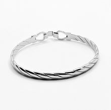 Load image into Gallery viewer, 925 Sterling Silver Gents Solid Loop Catch Twisted Design Bangle