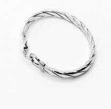 Load image into Gallery viewer, 925 Sterling Silver Gents Heavy Solid Loop Catch Twisted Design Bangle