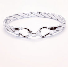 Load image into Gallery viewer, 925 Sterling Silver Gents Heavy Solid Loop Catch Twisted Design Bangle