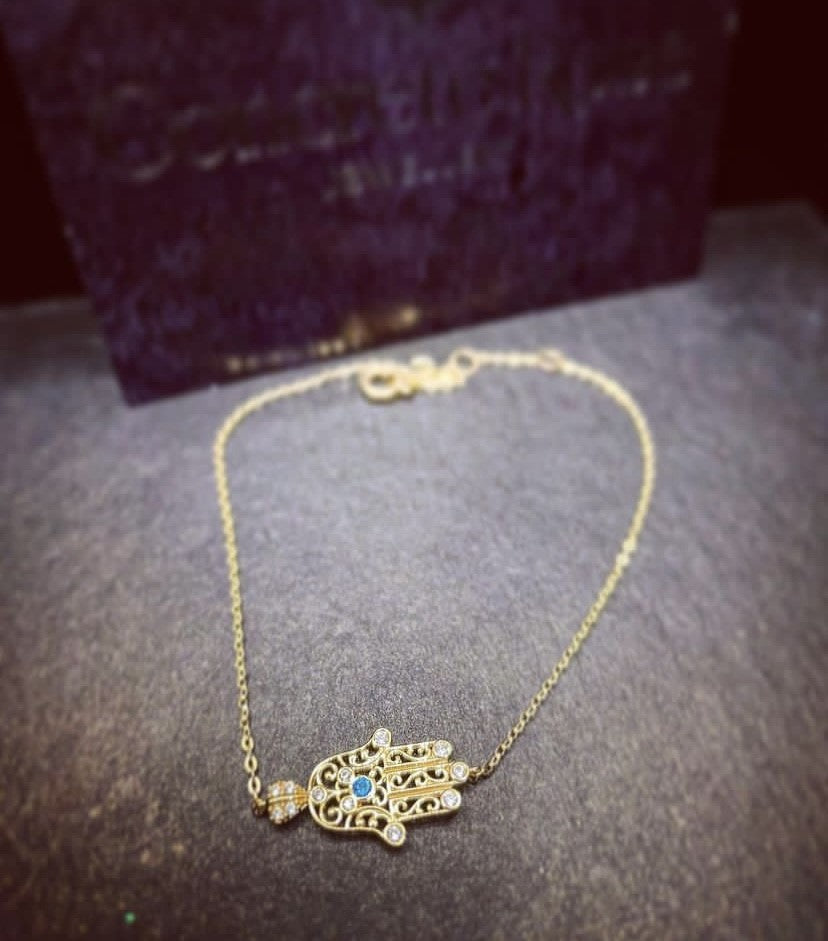 375 9ct Gold Ladies Cubic Zirconia & Hamsa Hand Bracelet
